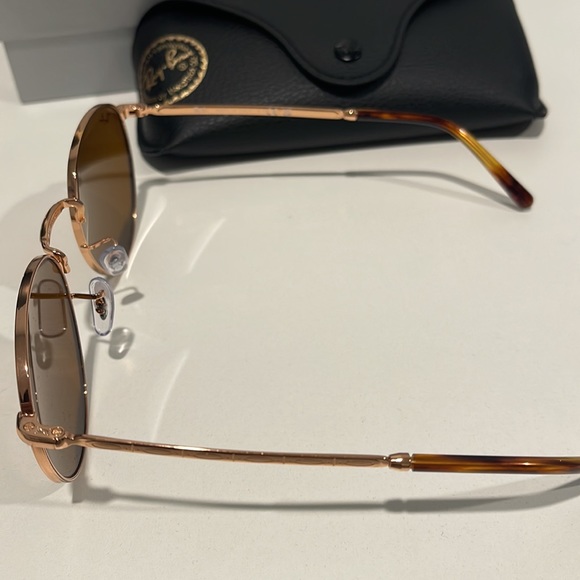 Brand new NEW ROUND Ray Bans - Picture 4 of 7